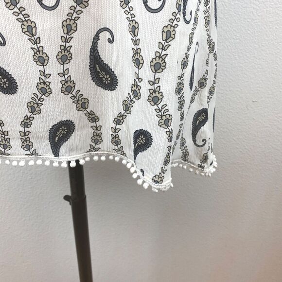 Yak & Yeti Tunic Blouse Top Small White Gray Paisley 3/4 Sleeves Boho Peasant - Picture 4 of 8